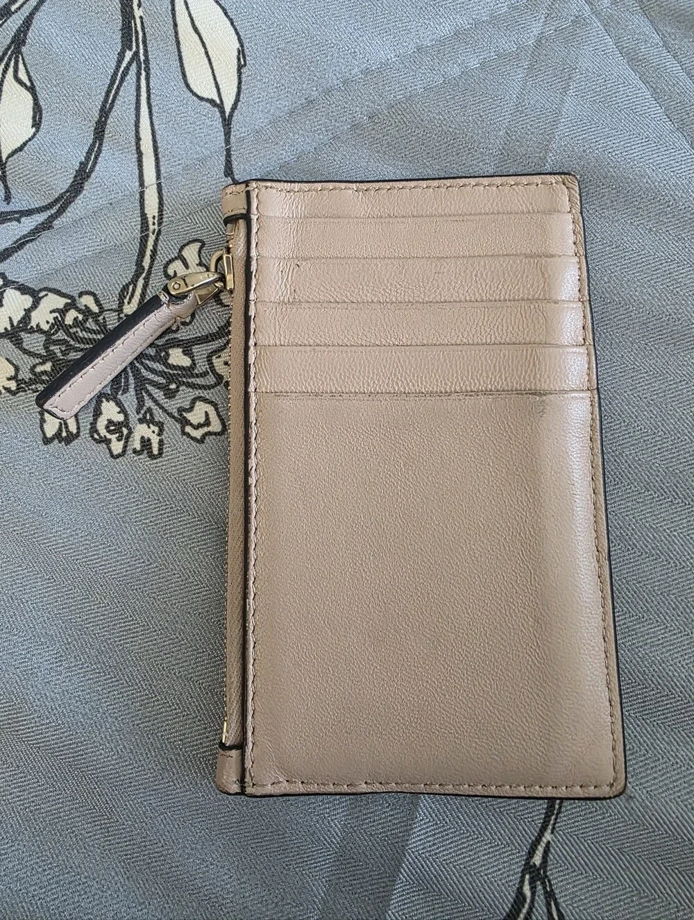 Valentino Garavani VLogo Walk Zip Beige Calfskin Leather Card Holder